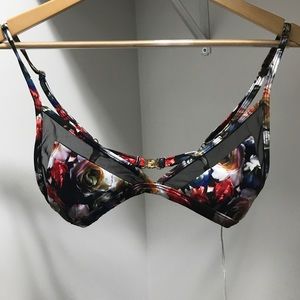 Amore❤️Lorvete. Jessie James Decker. Bikini Top.