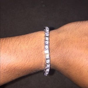 Brand new silver plated round cut bracelet.