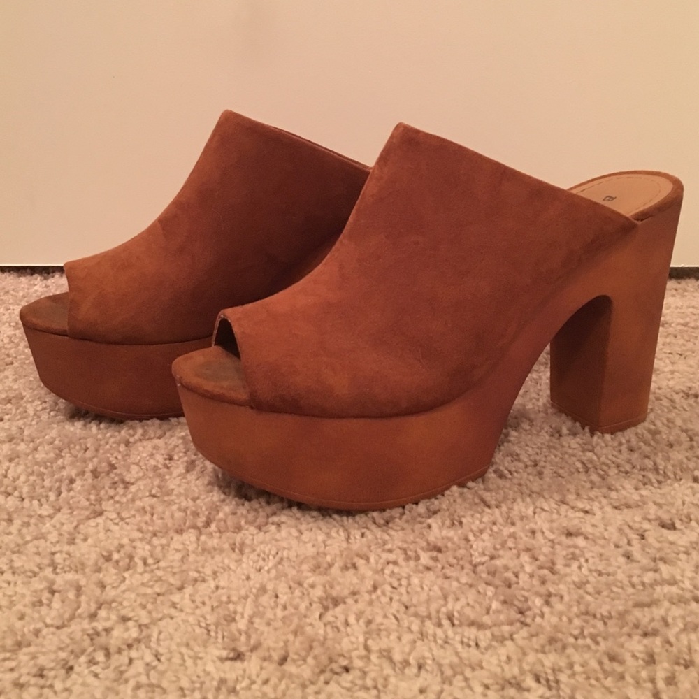 Bamboo Peep-toe Block Mules