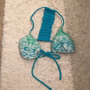 Never worn swim top .