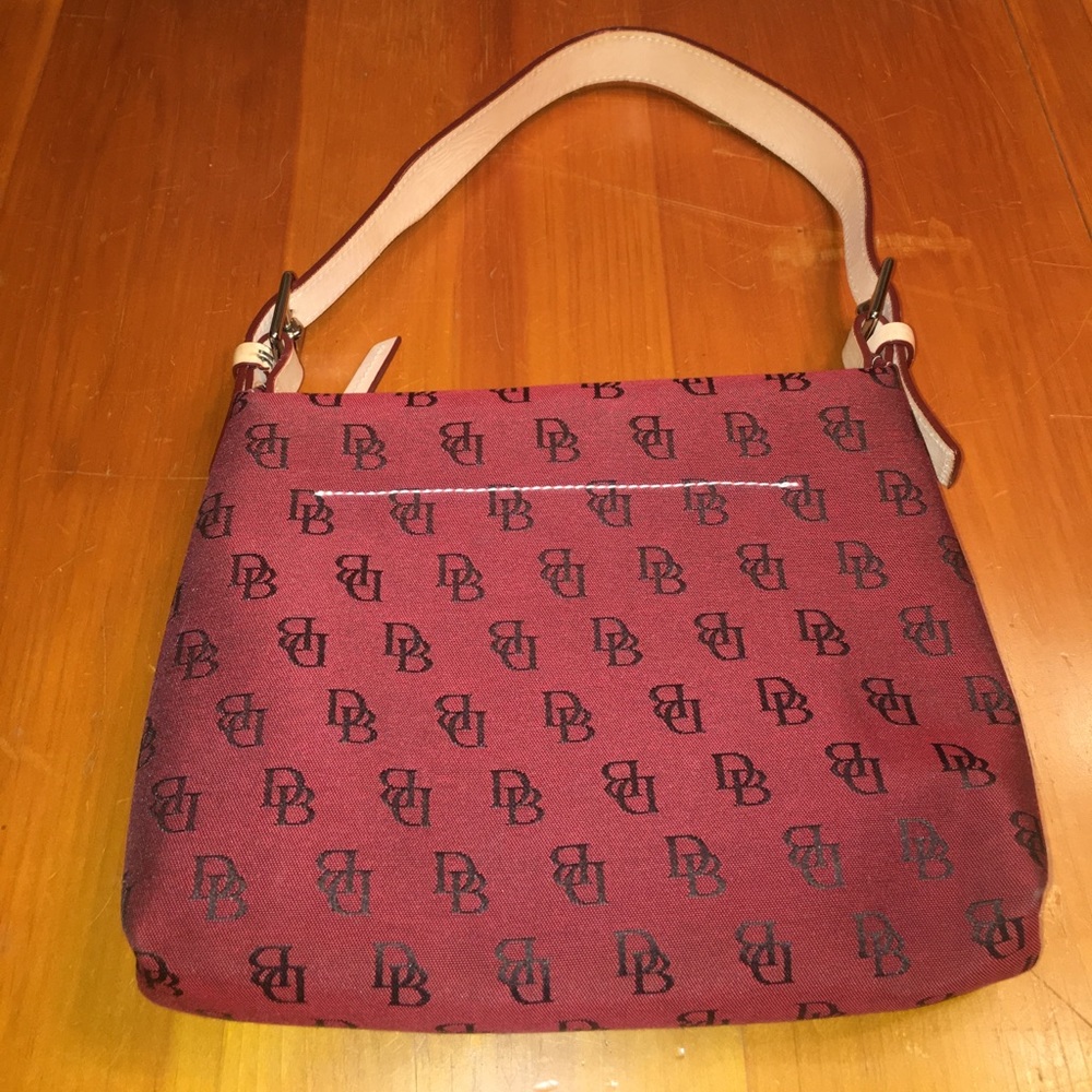 Brand New Dooney & Bourke purse!