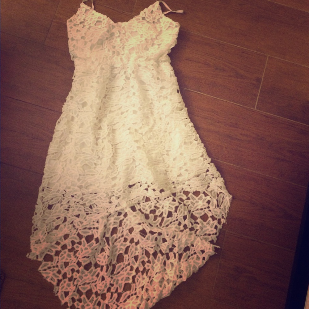 🛍SALE🛍Brand⭐️ NEW ⭐️Light, white dress