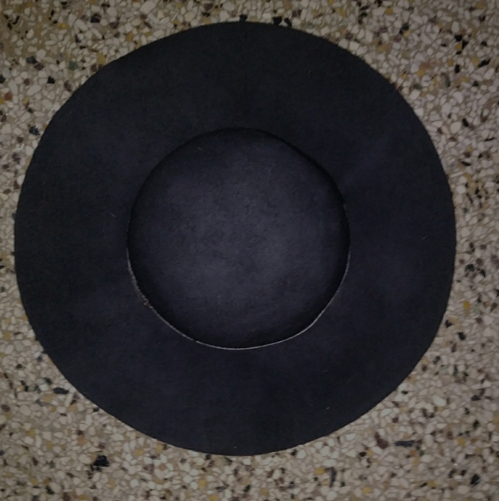 D&Y black hat - Picture 2 of 3
