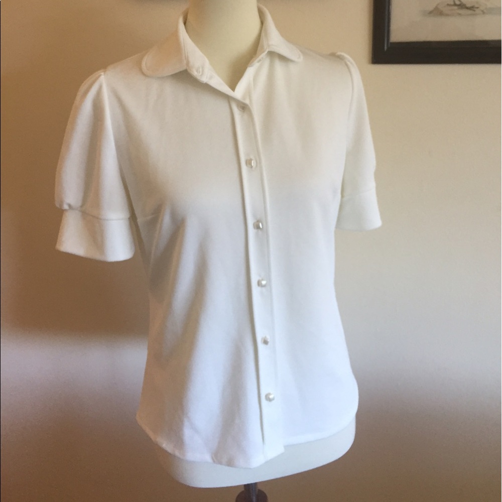 NWT Beautiful Button-Up Vintage Style Blouse
