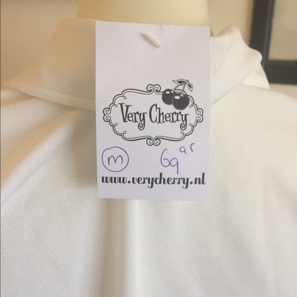 NWT Beautiful Button-Up Vintage Style Blouse - Picture 3 of 3