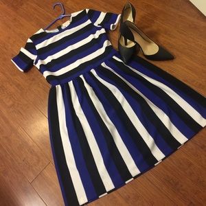 Beautiful striped dress !