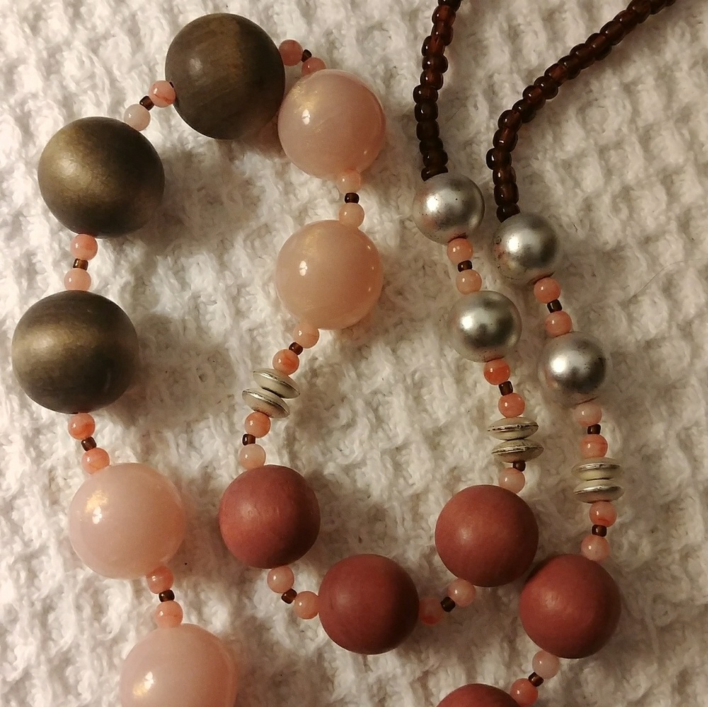 Pink brown pearl necklace