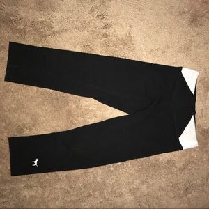 PINK CROPPED YOGA PANTS