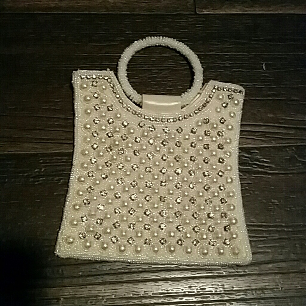 Perfect wristlet