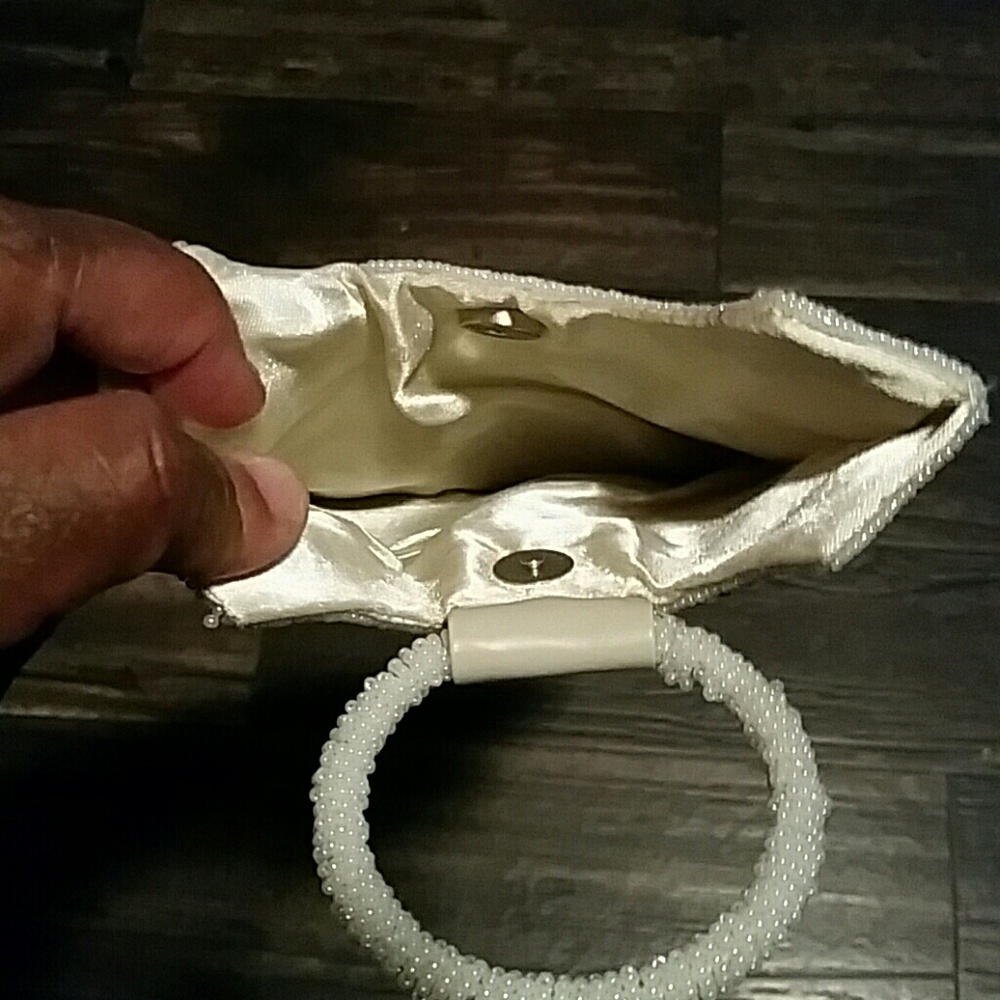 Perfect wristlet - Picture 3 of 4