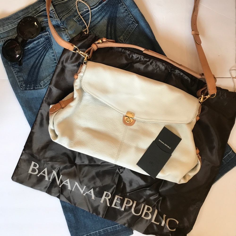 👜NWT Banana Republic Melina Hobo Crossbody👜