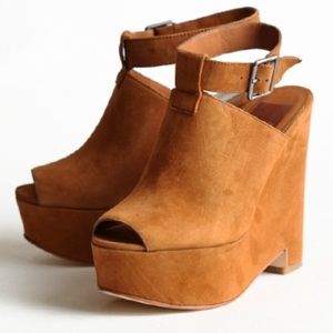 ✨Dolce Vita Girtie Wedges✨