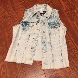 BNWT med jean jacket vest soft & stretchy