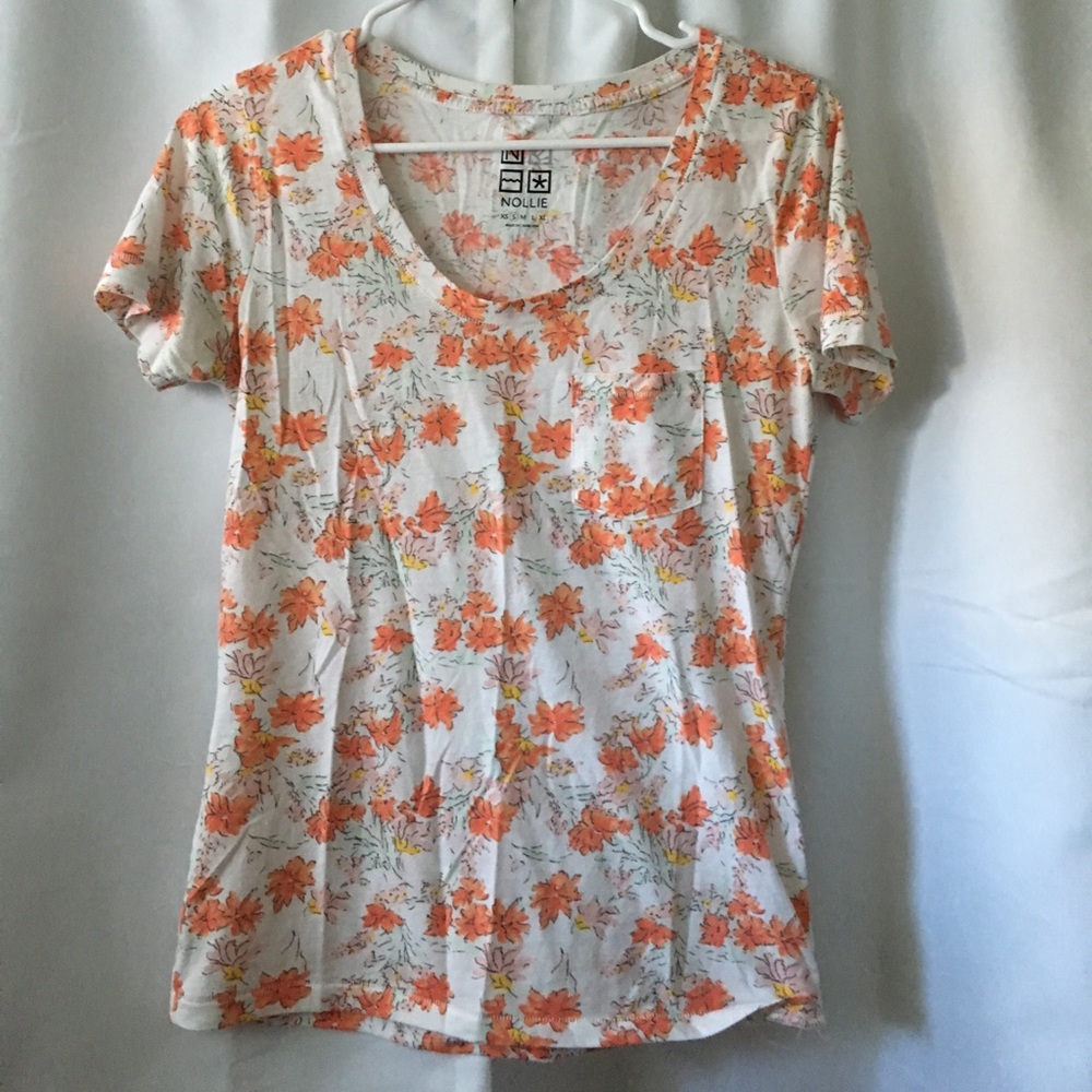 Leaf patterned top