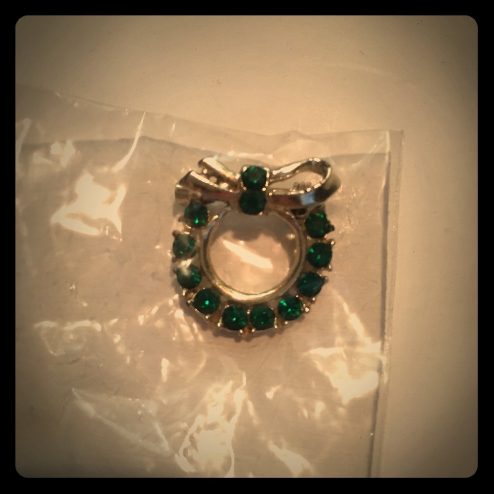 Wreath Pin