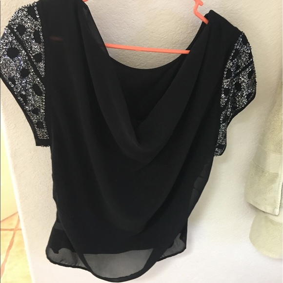 Haut En Soie 100% Chiffon Asymétrique à Fleurs Bebe – Taille S, Rose, Occasion Excellent état