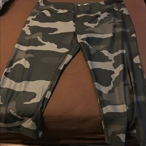 Black and grey camo under armour workout capri