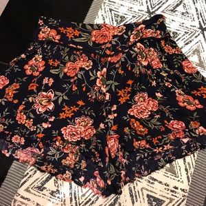 American Eagle Blue Floral Printed shorts