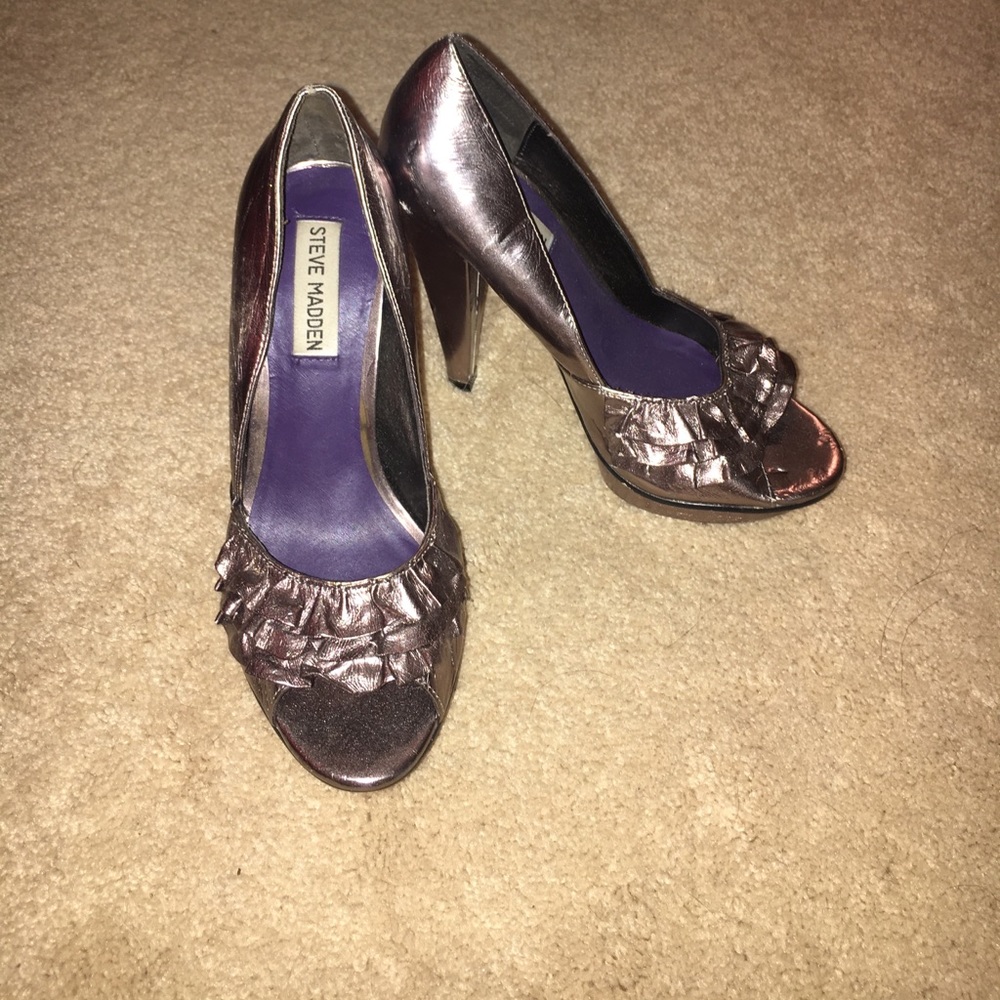 PEWTER HIGH HEELS