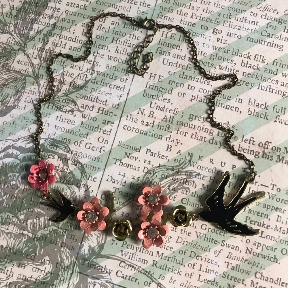🆕 Floral Swallow Statement Necklace