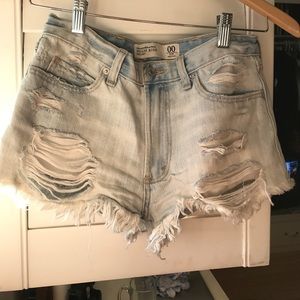 Abercrombie high rise shorts! 🌸