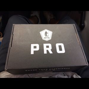 Meet your Posher, Victor