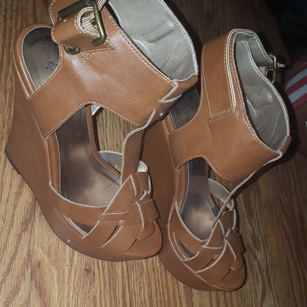 Brown wedges