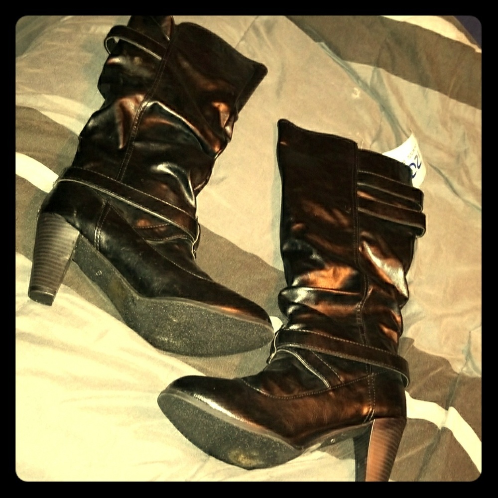 Boots 💕👢 - Picture 2 of 2