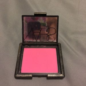 Nars blush in "desire"