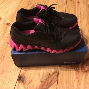 Woman's Reebok Zigtech Shark