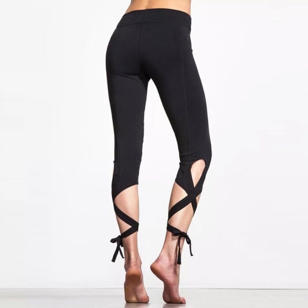 Ballet Spirit Yoga Leggings in Black