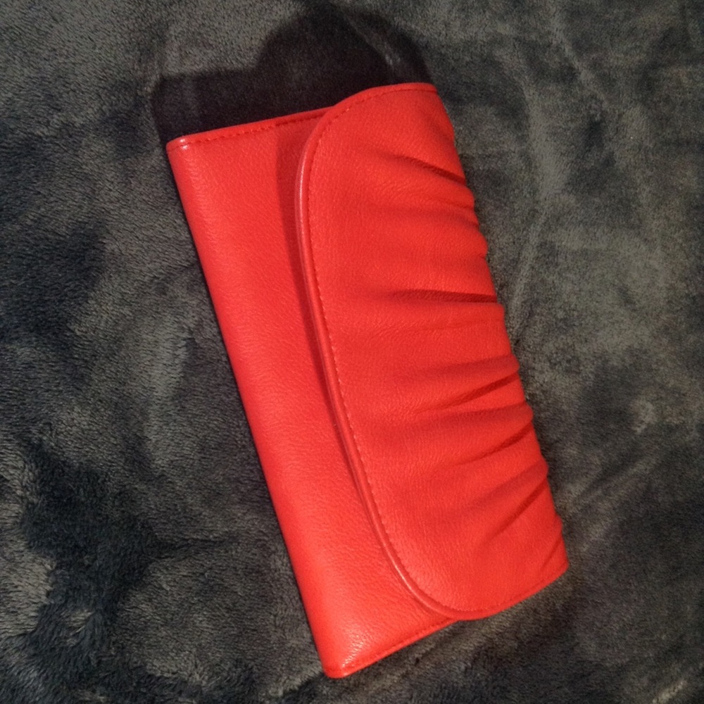 Apt 9 wallet/clutch