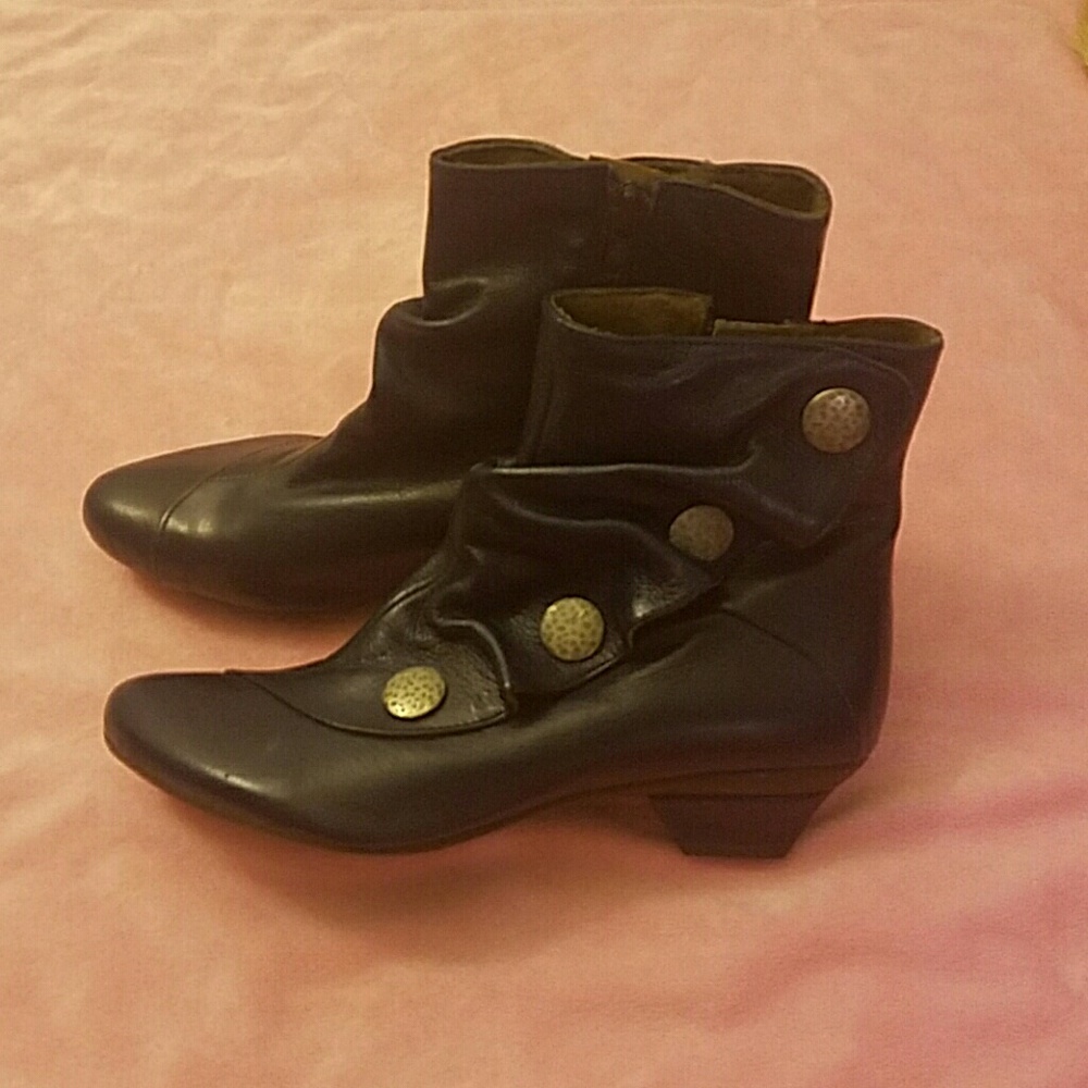 Dark blue leather boots