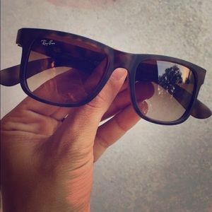 Ray Bans Justin - 2HR PRICE