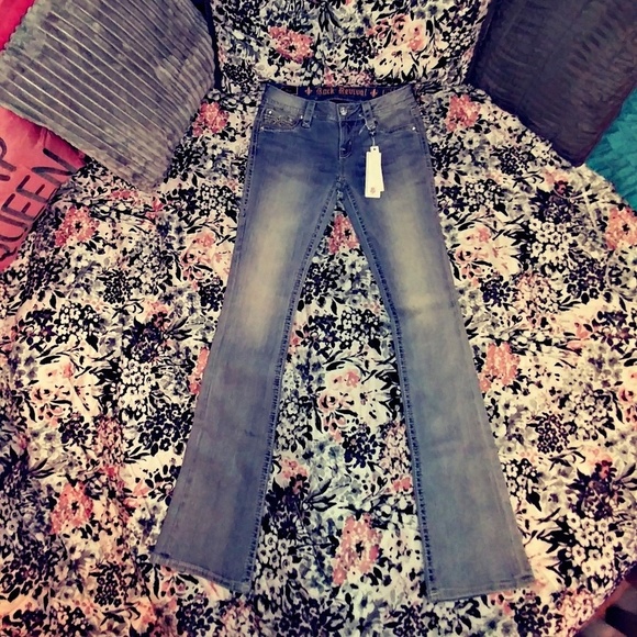 π« SOLD π« ROCK REVIVAL STRAIGHT β’ 26x34 - Picture 2 of 4