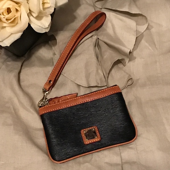Dooney & Bourke Handbags - NWOT Dooney & Bourke • Black & tan wristlet