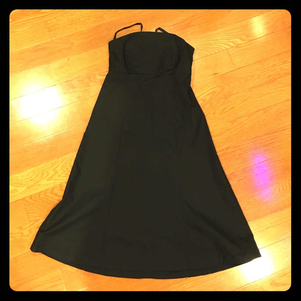 Gap strapless flare dress in black