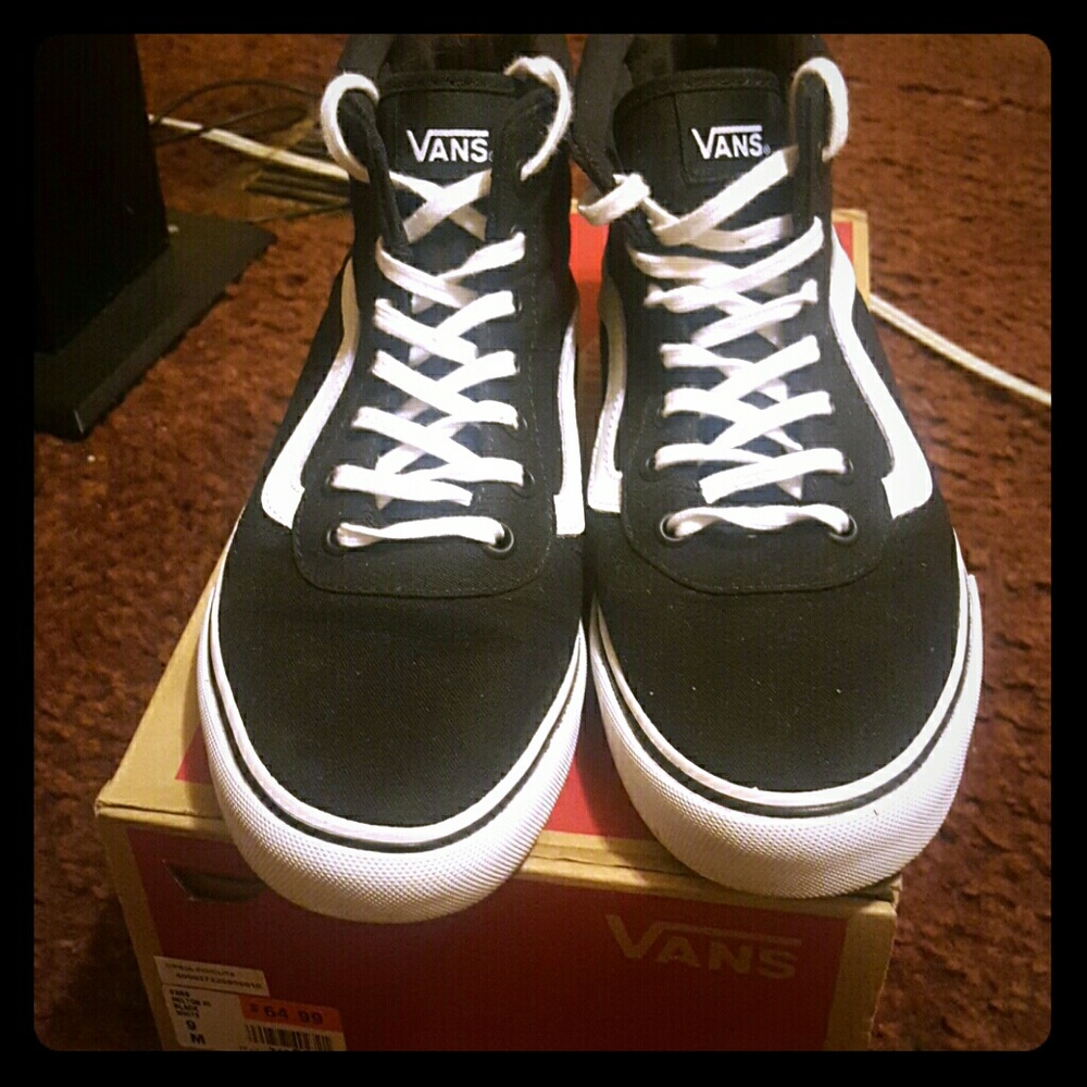 Shoes (I ACCEPT OFFERS)