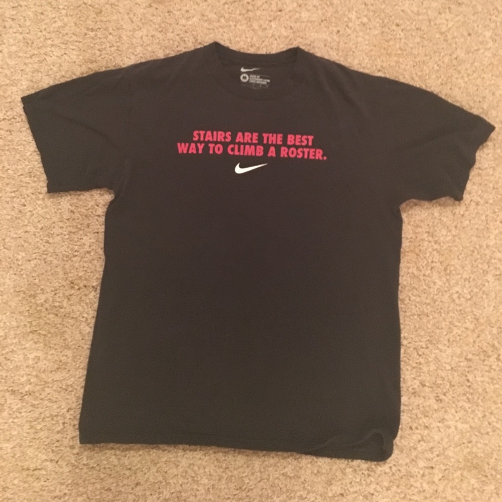 Nike Graphic T-Shirt Men's Medium (M)