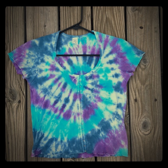 Tops - Tie dye blue/purple and white crop top