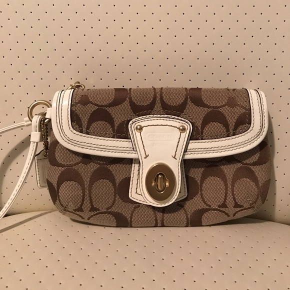 Coach Handbags - COACH Wristlet