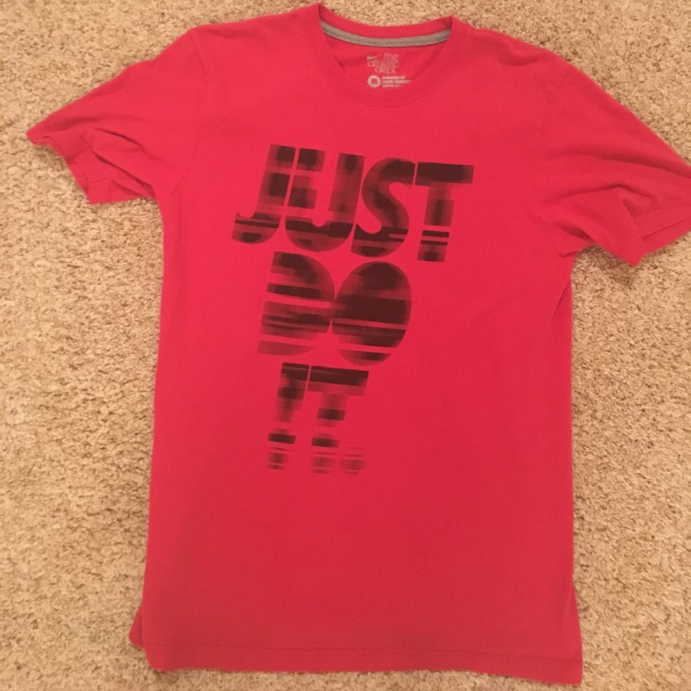 Nike Graphic T-Shirt Men's Medium (M)
