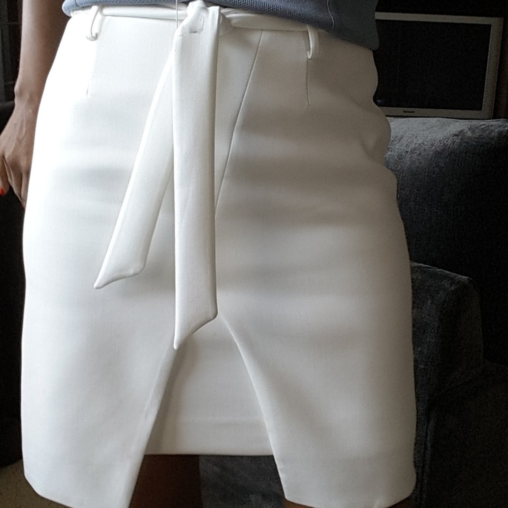 WHITE HOUSE BLACK MARKET SEXY TIE WAIST SKIRT