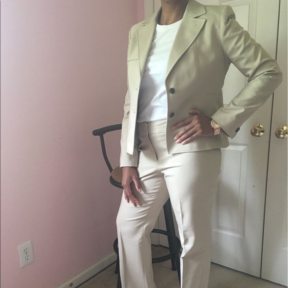 Pant suit