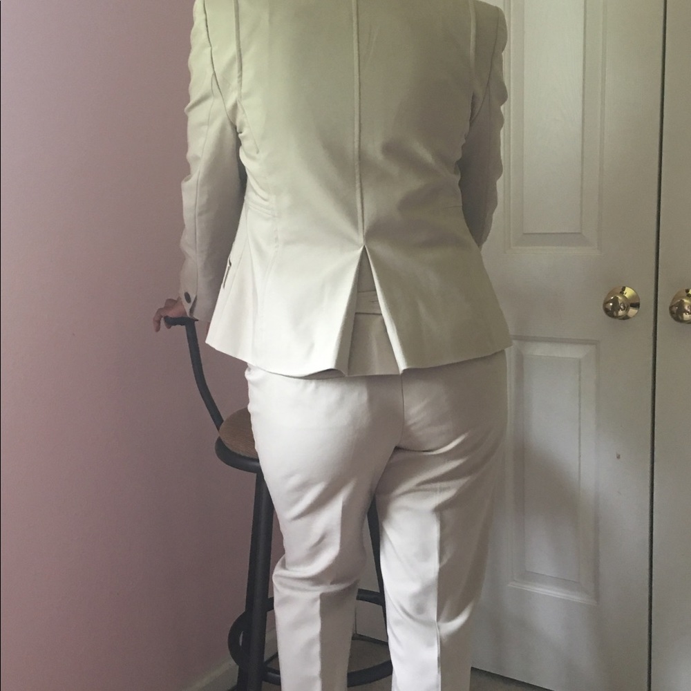 Pant suit - Picture 2 of 4