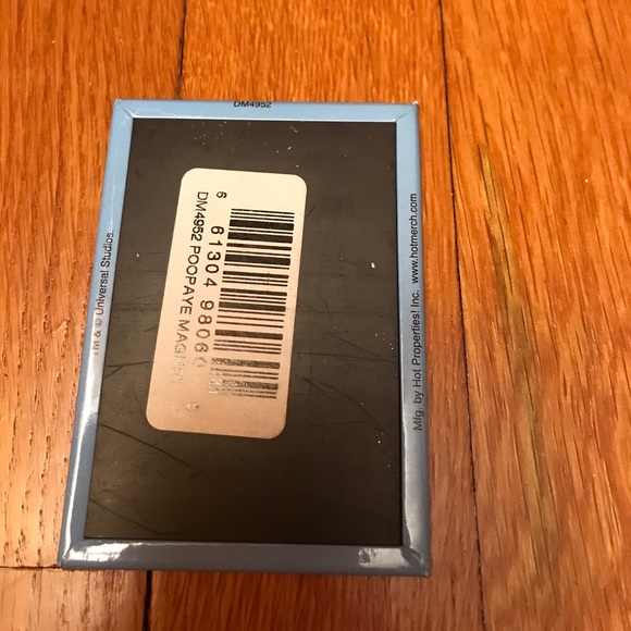 Magnets - Picture 3 of 7