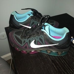 Nike air max running shoes