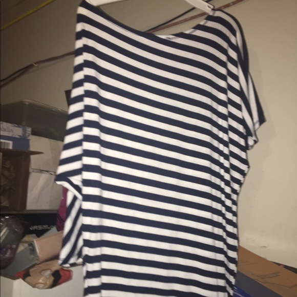 Off the shoulder Blouse - Picture 2 of 2