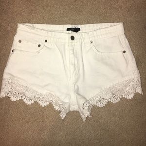 White detailed shorts