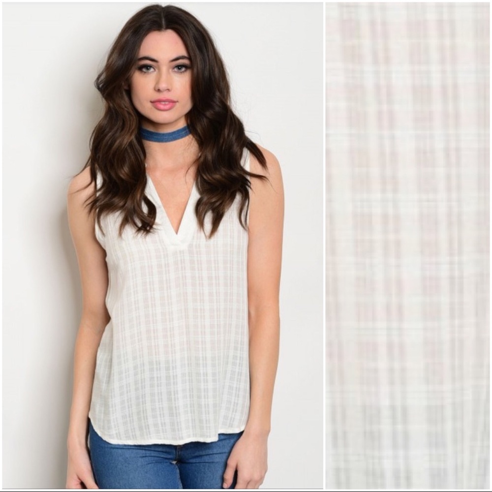 Cute White V-neck Sleeveless Blouse